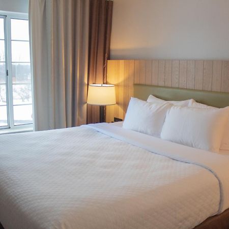 Country Inn & Suites By Radisson, Big Rapids, Mi Bagian luar foto
