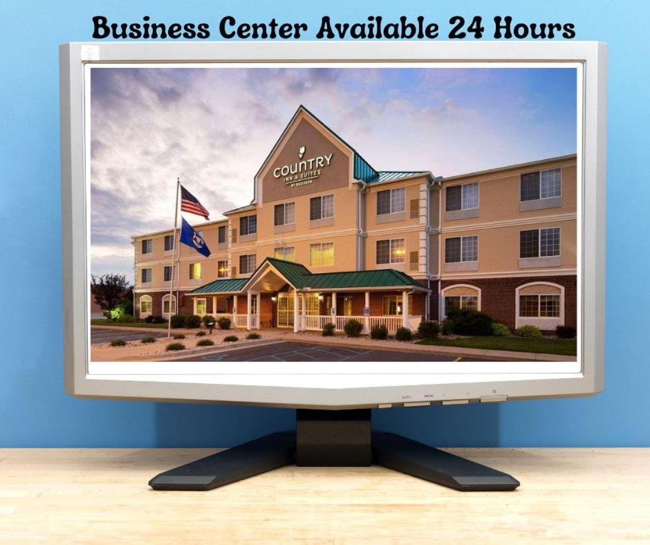 Country Inn & Suites By Radisson, Big Rapids, Mi Bagian luar foto