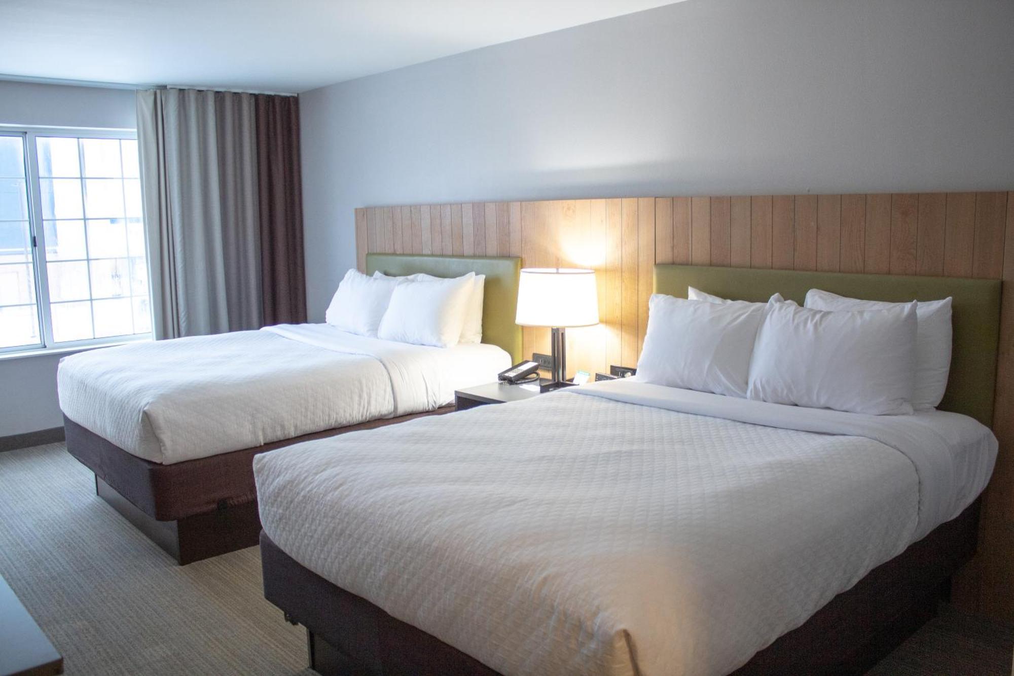 Country Inn & Suites By Radisson, Big Rapids, Mi Bagian luar foto