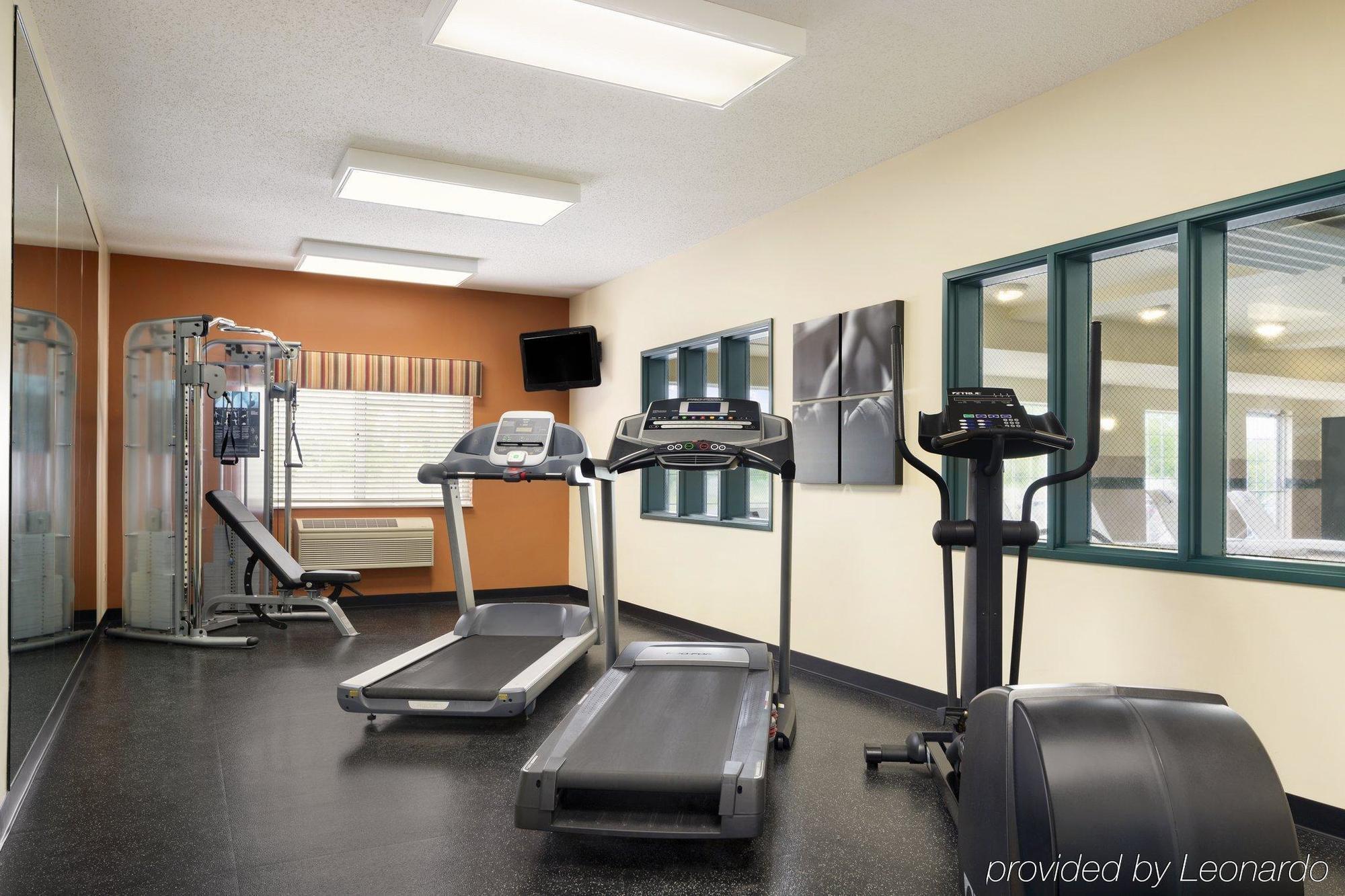 Country Inn & Suites By Radisson, Big Rapids, Mi Bagian luar foto